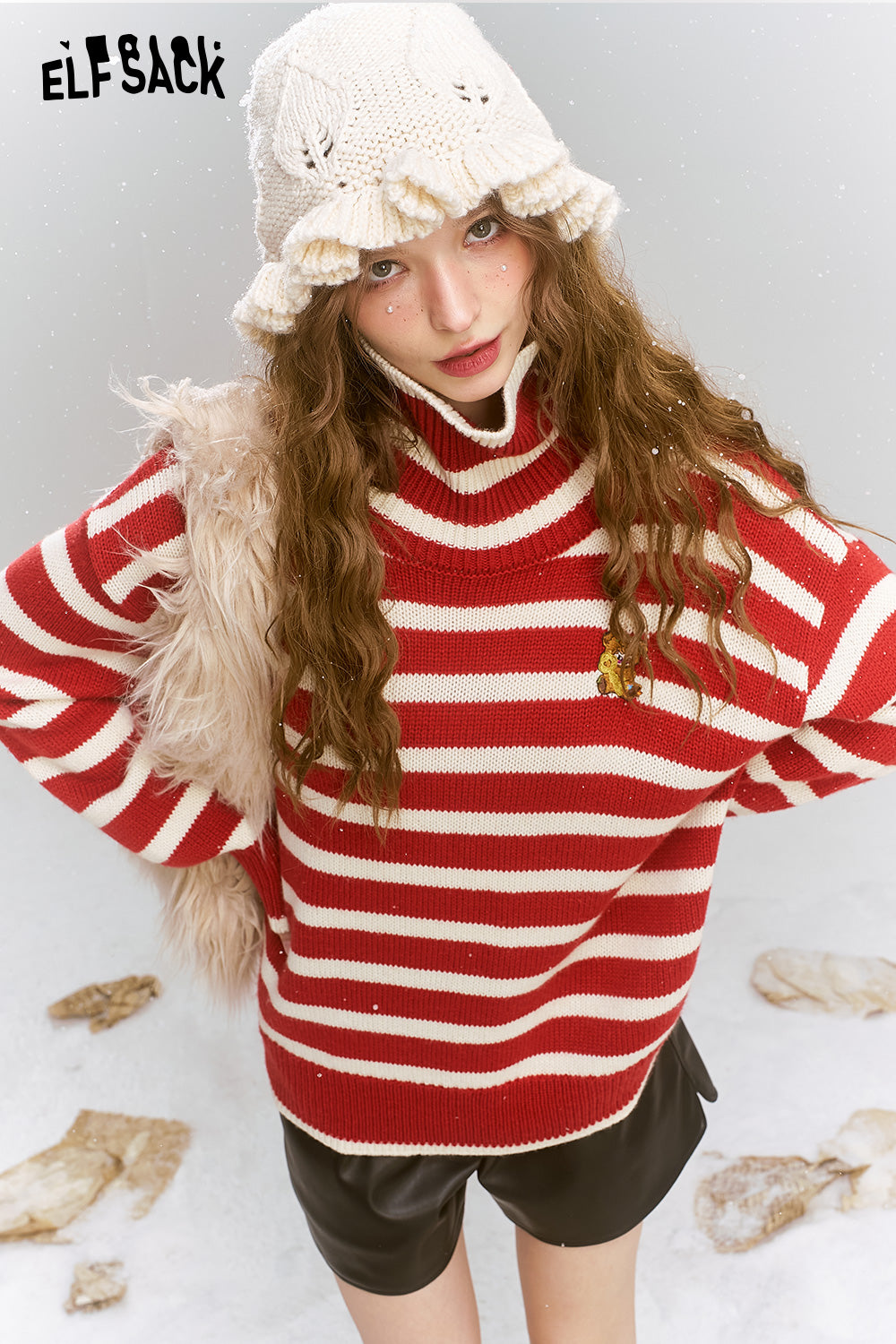 ELFSACK Vintage versatile red striped cartoon embroidered high neck sweater