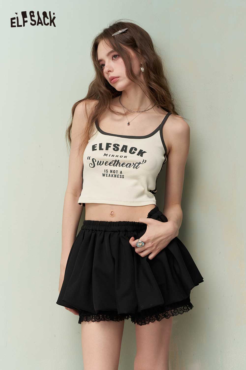 ELFSACK Contrast Trim Cami Top with Lace & Embroidery Patch