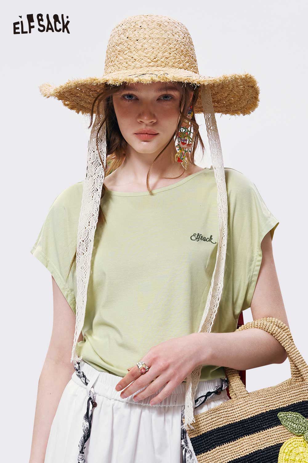 ELFSACK Ribbed Knit Back Cutout Bead Detail Tee