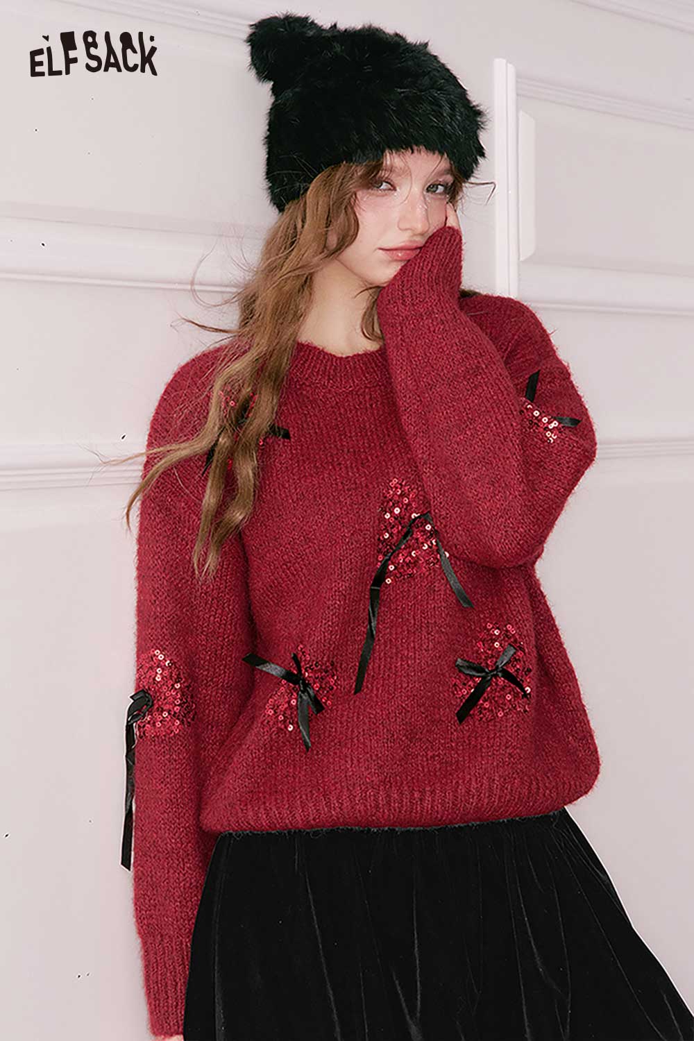 ELFSACK Minimalist 3D Bow Embellishment Sequin Heart Round Neck Cropped Sweater