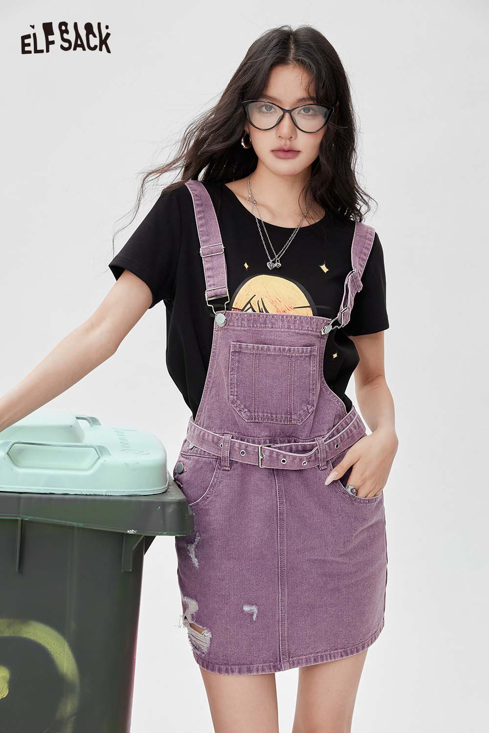 ELFSACK Ripped Denim Jumper Dress Preppy Style Youthful Mini