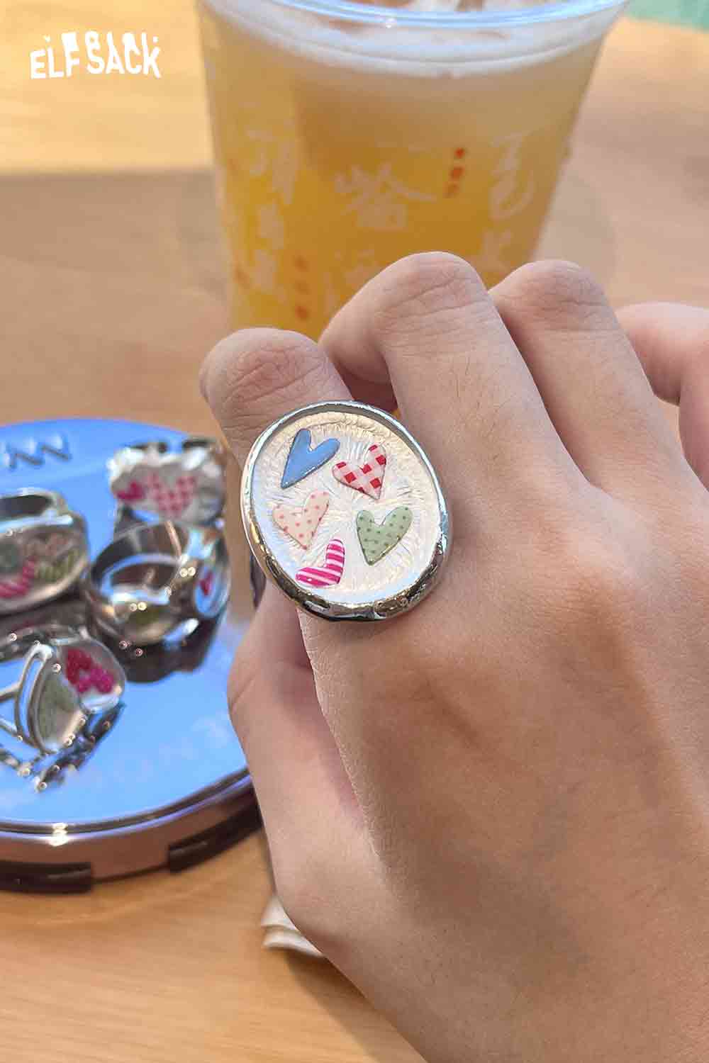 ELFSACK Alloy Minimalist Polka Dot Heart Ring with Dopamine Color Enamel Coating