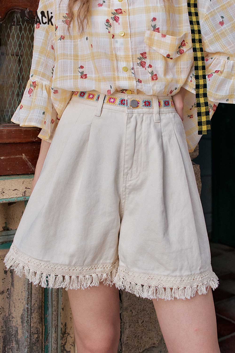 ELFSACK Boho Lace Trim High Waisted Shorts