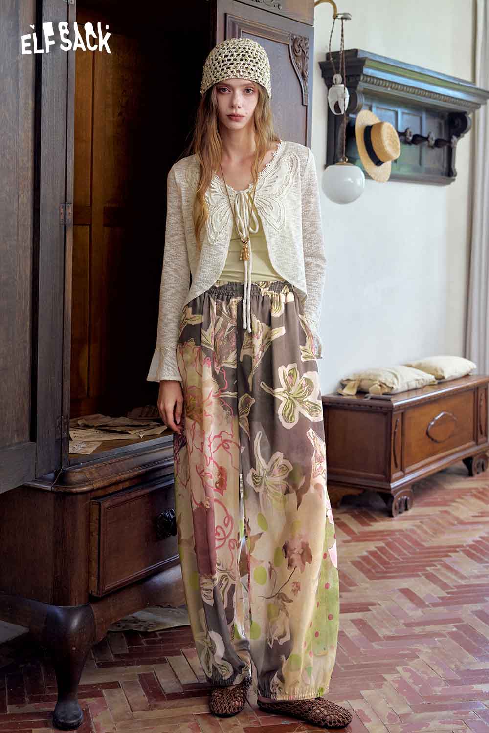 ELFSACK Butterfly Embroidery Lace Crop Blouse