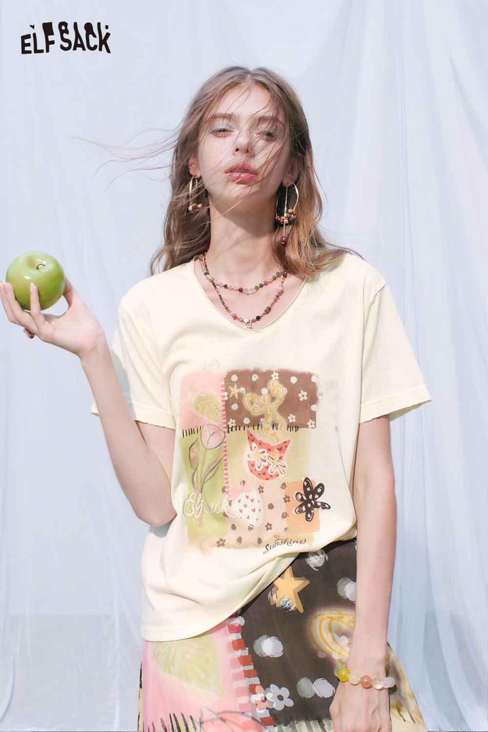 ELFSACK Cat Floral Patchwork V?Neck Tee