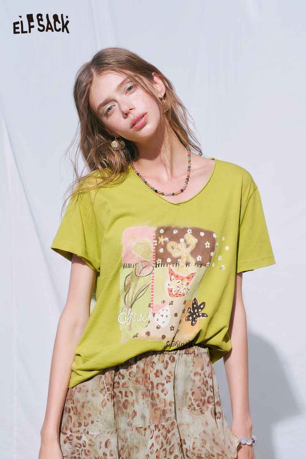 ELFSACK Cat Floral Patchwork V?Neck Tee