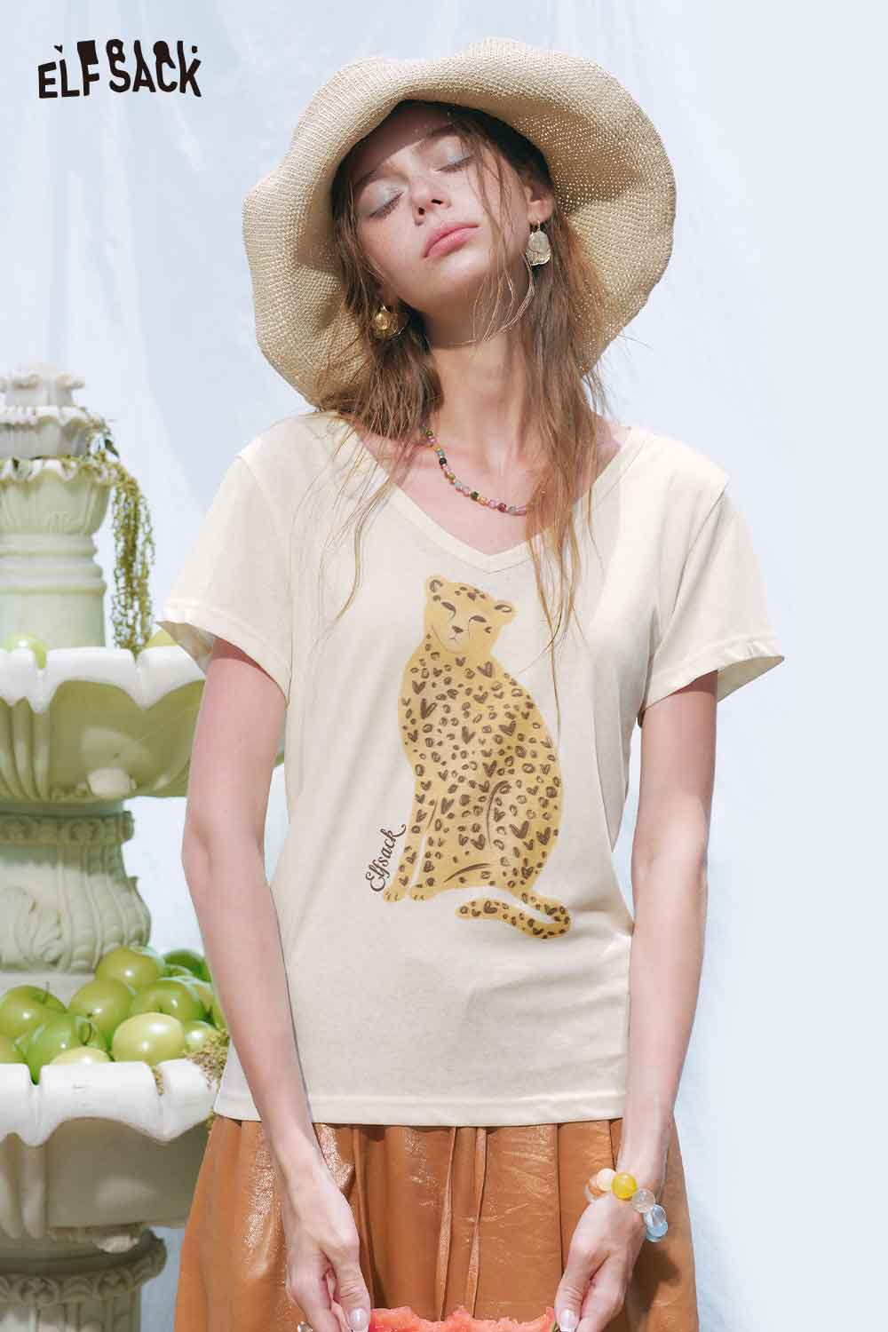 ELFSACK Cheetah Print V-Neck Slim Tee