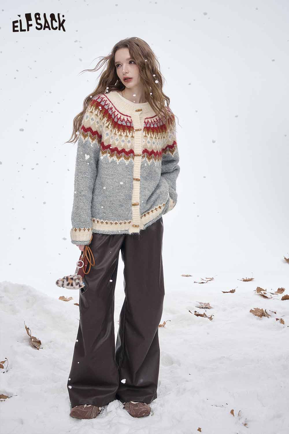 ELFSACK Soft Christmas Party Striped Toggle Round Neck Sweater