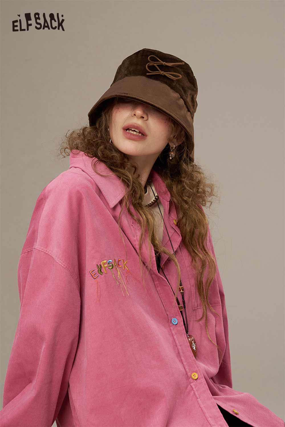 ELFSACK Soft Colorful Buttons Colorful Letter Pattern Large Capacity Pocket Shirt