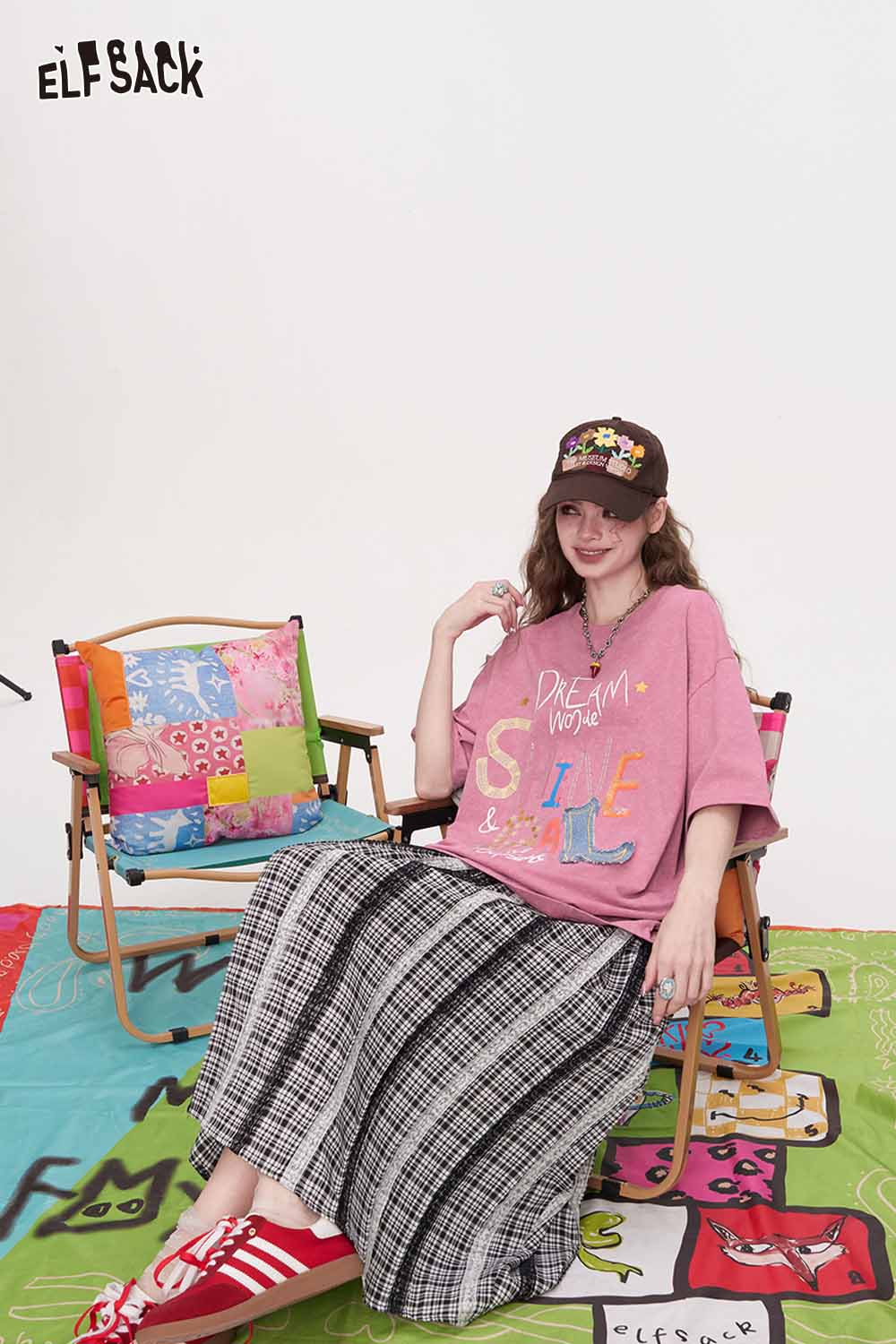 ELFSACK Colorful Letter Denim Patch Oversized Tee