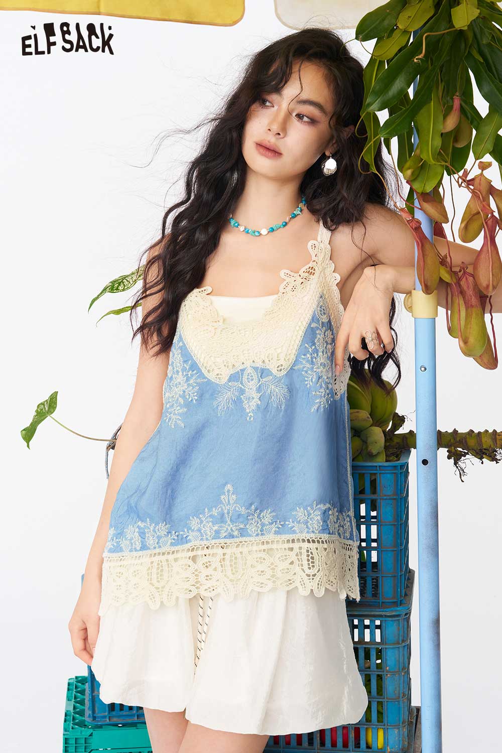 ELFSACK Contrast Lace Ruched Floral Cami Top