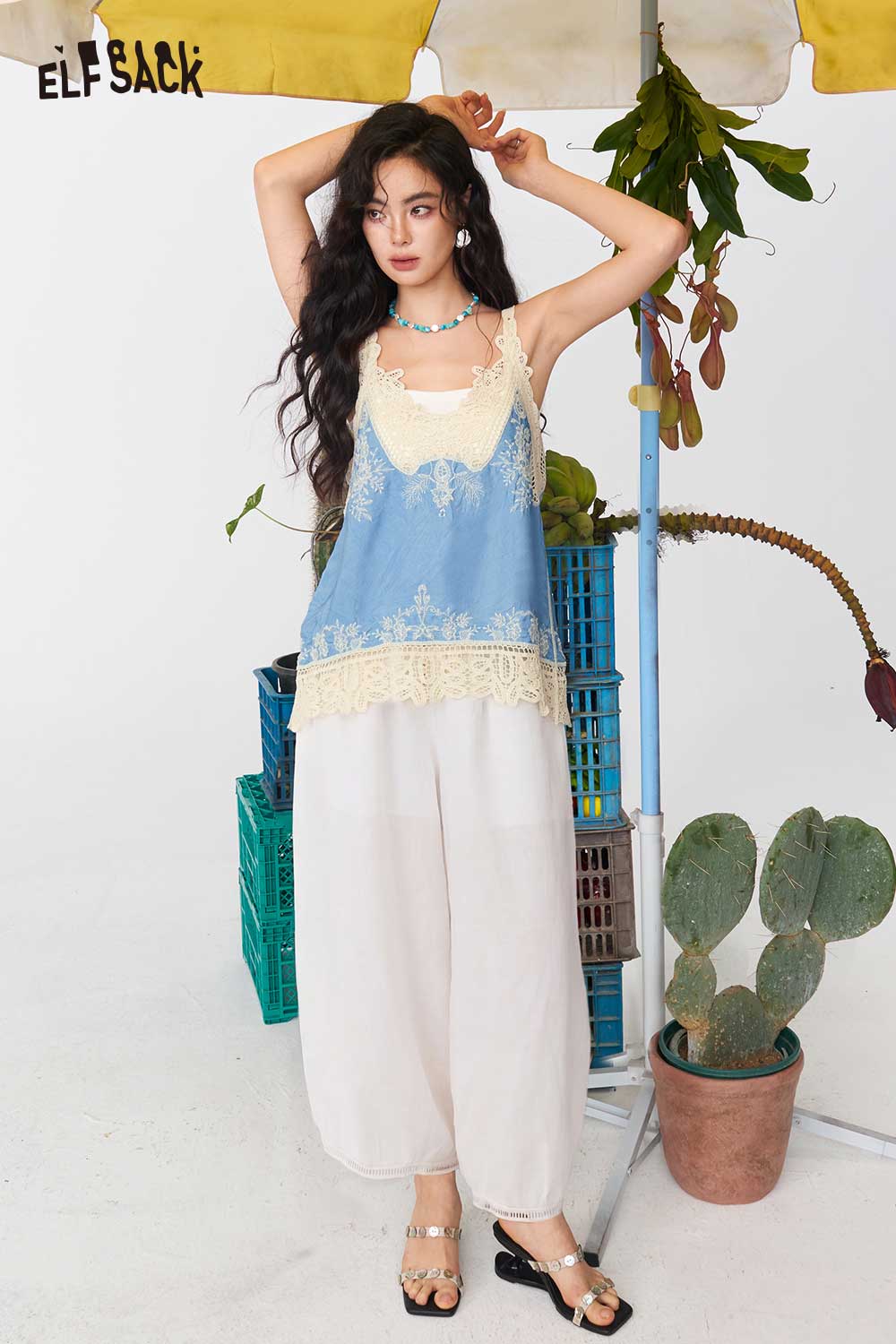 ELFSACK Contrast Lace Ruched Floral Cami Top