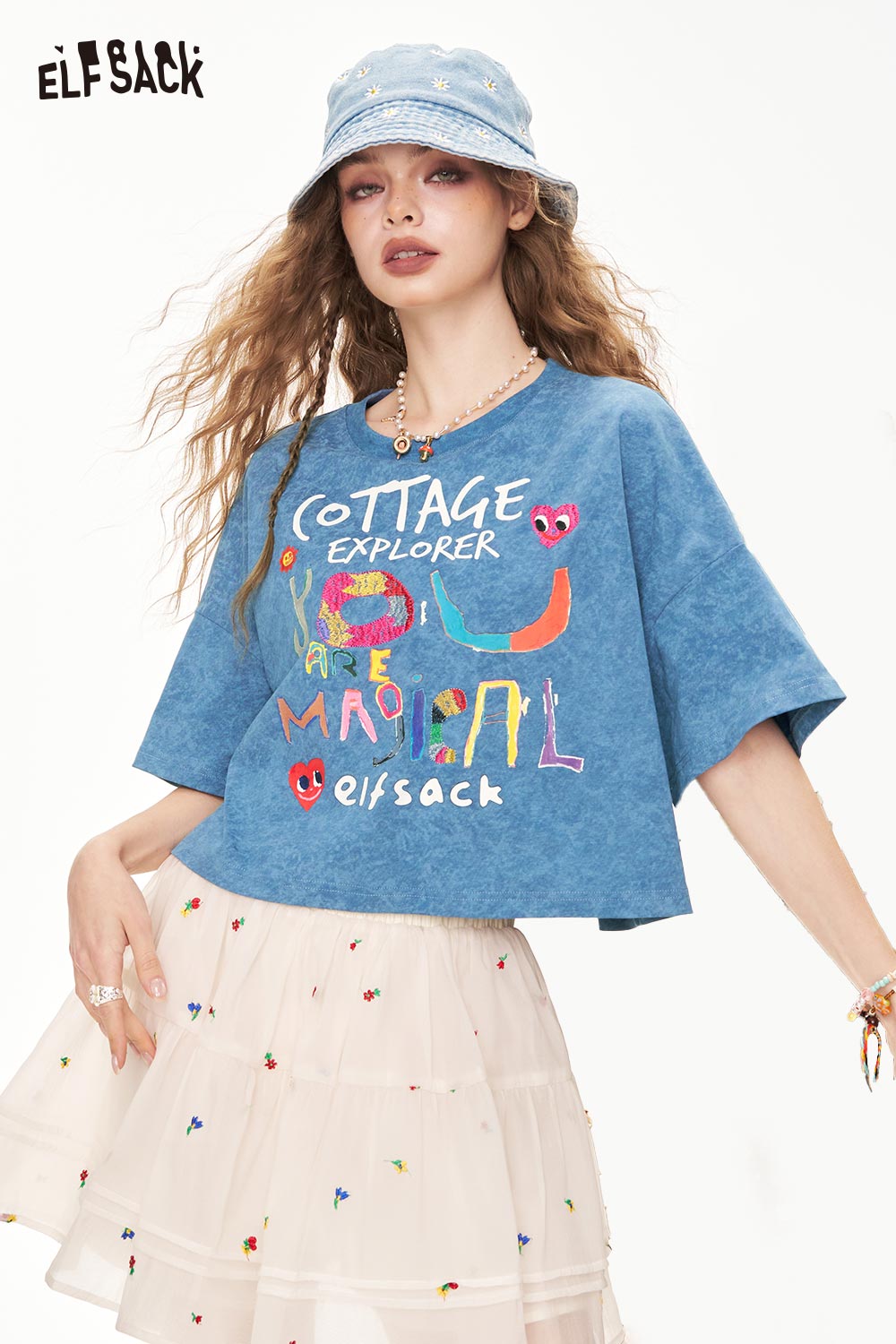 ELFSACK Cute Colorful Letter Print Cropped Tee