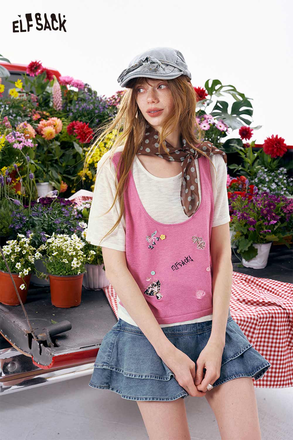 ELFSACK Cute Embroidered Knit V-Neck Tank Top