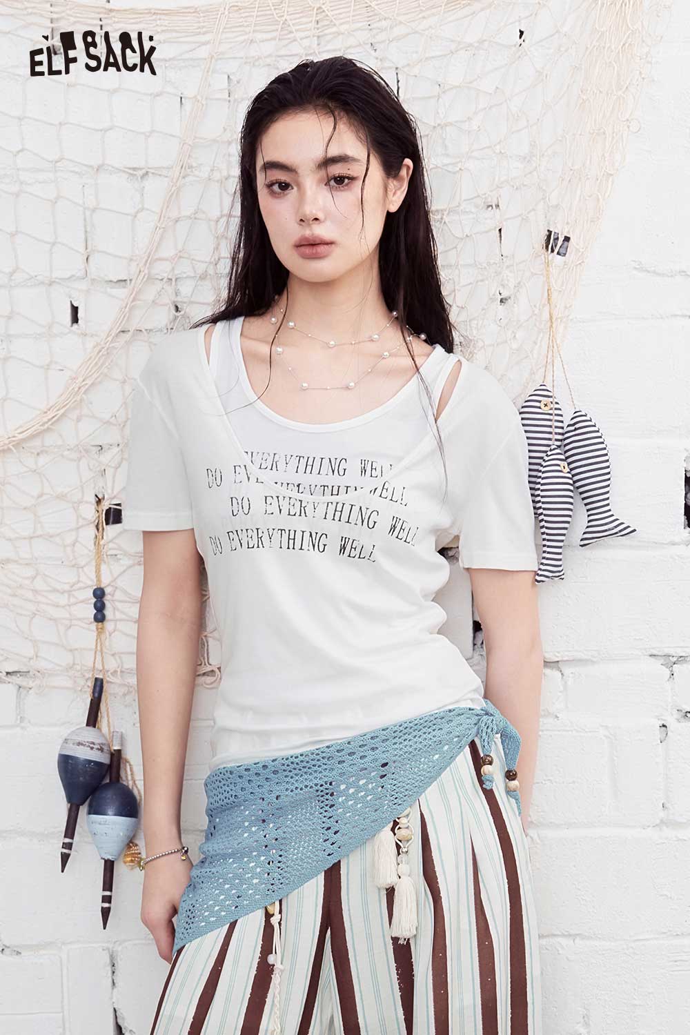 ELFSACK Double-Layer Textured Fitted Short Sleeve T-Shirt
