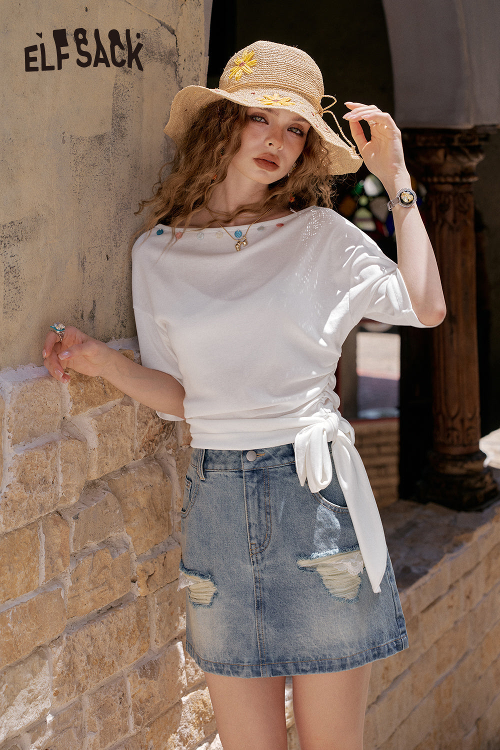 ELFSACK Chic Backless Lace-Up T-Shirt