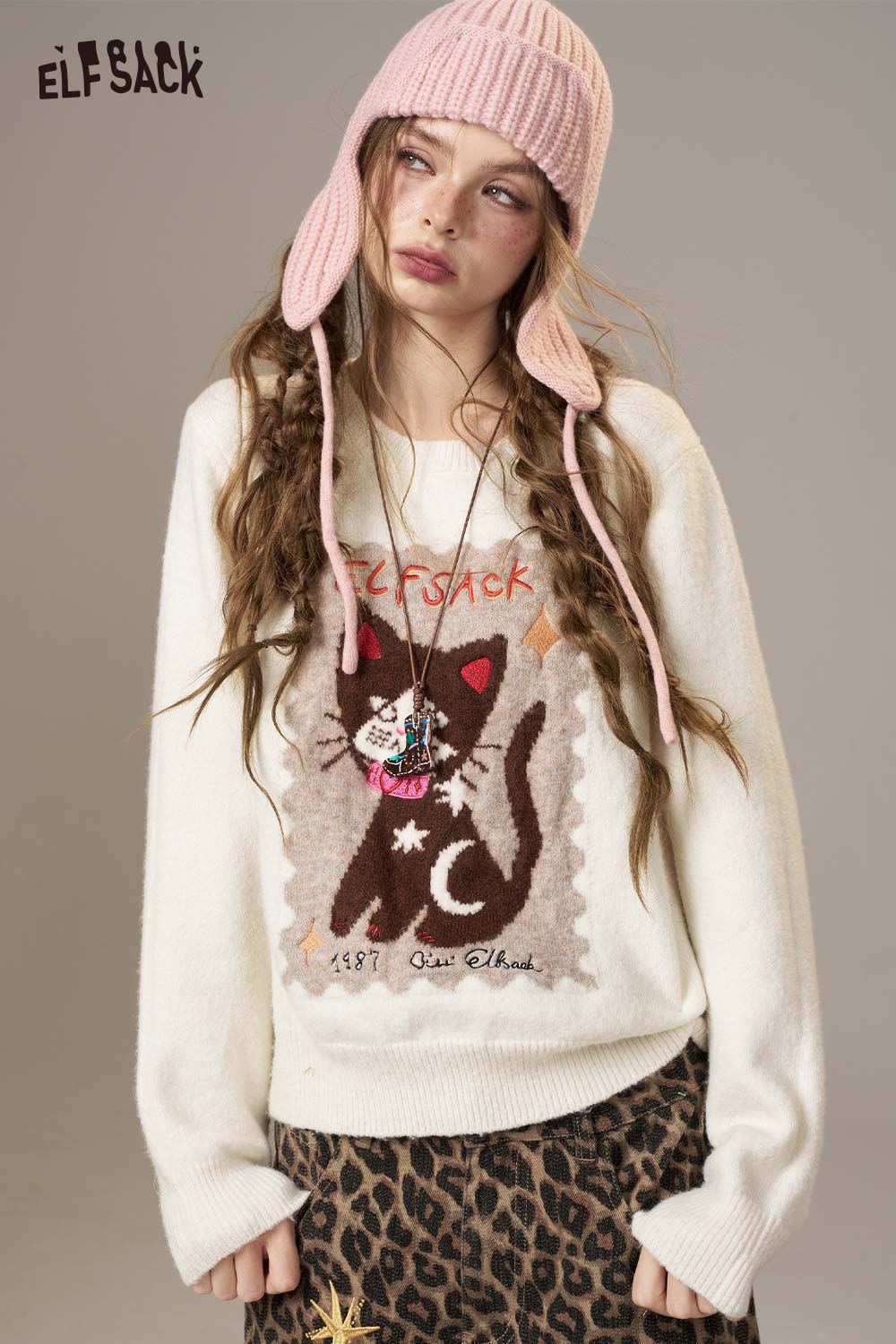 ELFSACK Soft Knit Cartoon Kitten Embroidery Design Round Neck Sweater