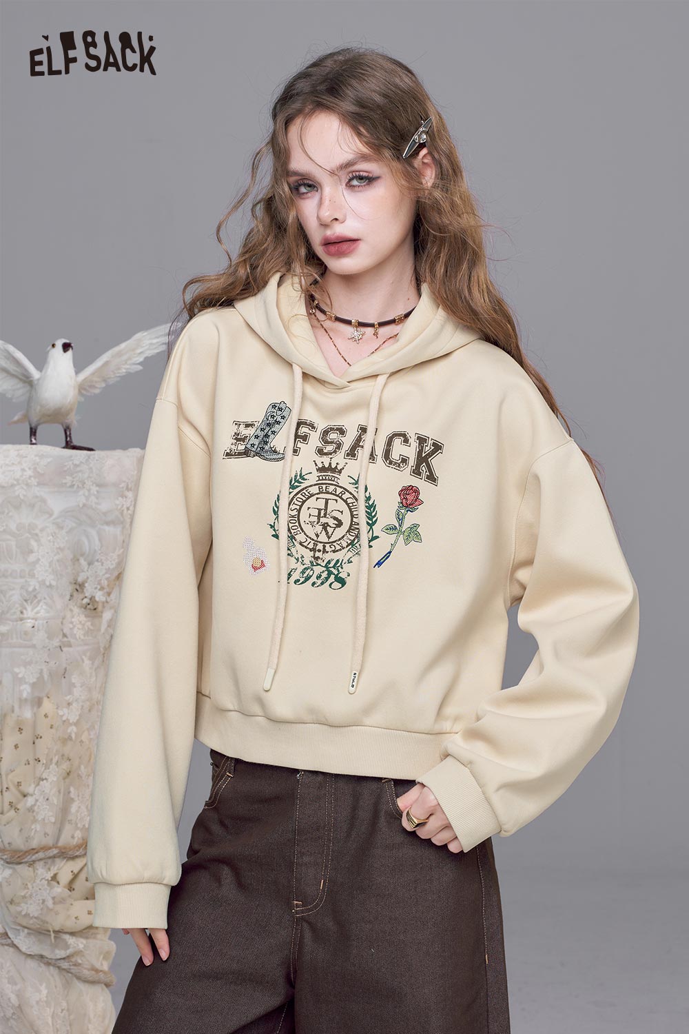 ELFSACK Embroidered Logo and Floral Print Details Fleece Hoodie