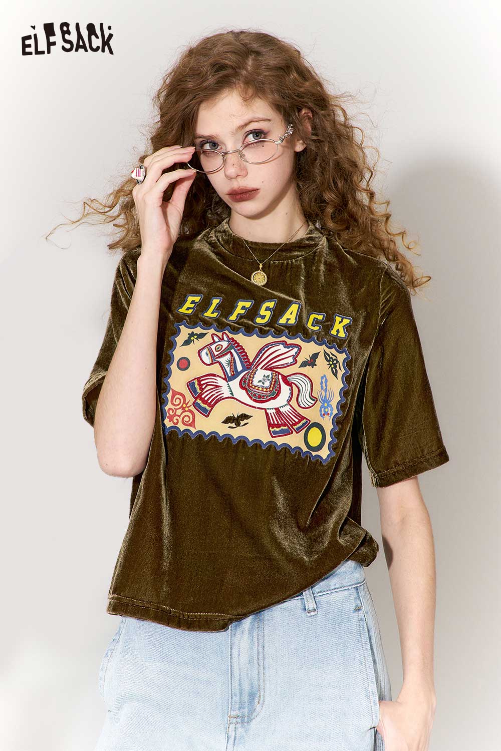 ELFSACK Whimsical Flying Horse Cloud Pattern Print Short Sleeve T-Shirt