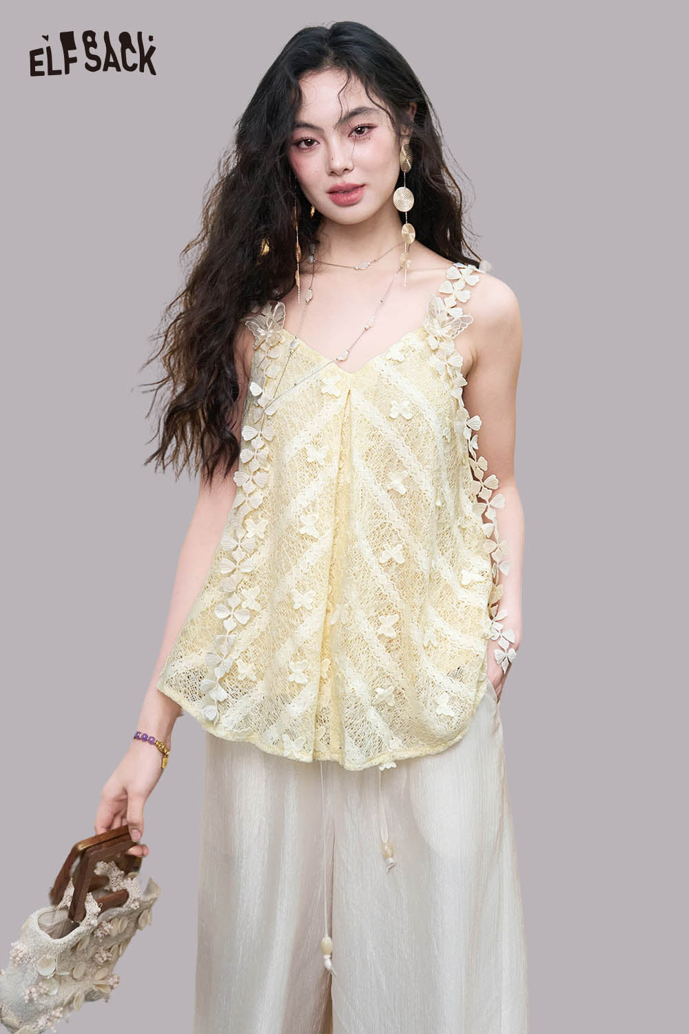 ELFSACK Floral Lace V-Neck Cami Top
