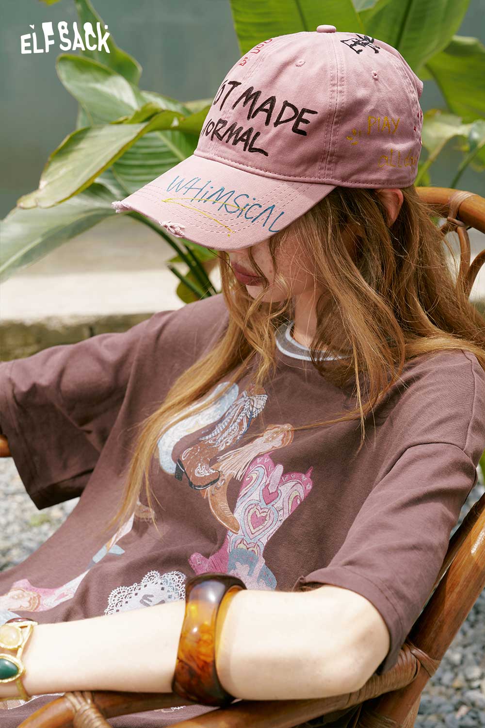 ELFSACK Graffiti Letter Distressed Baseball Cap