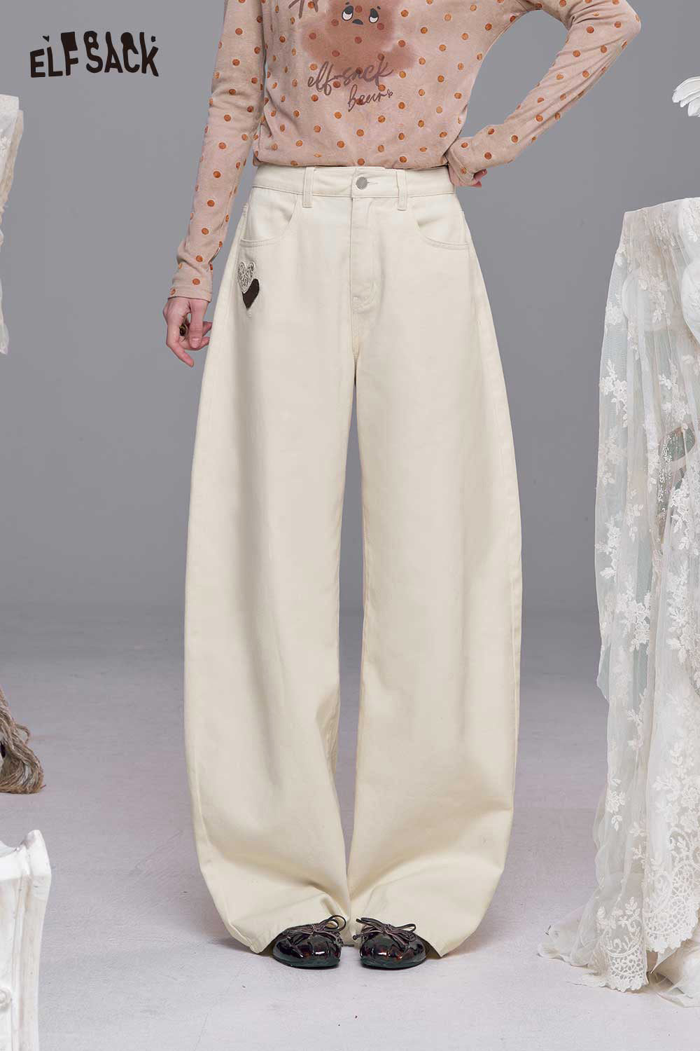 ELFSACK Delicate Heart Embroidery Detail Relaxed Fit White Wide Leg Jeans