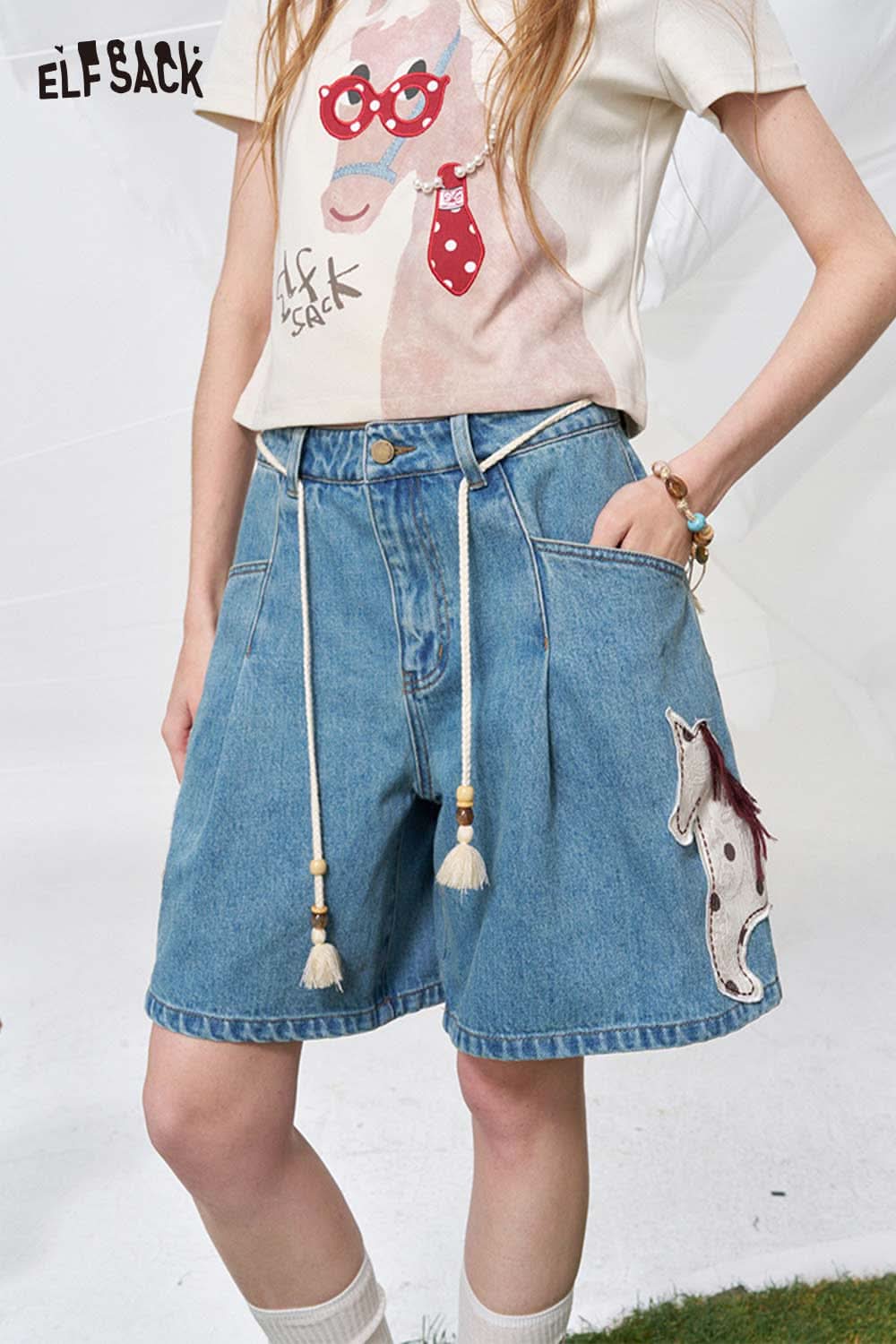 ELFSACK Horse Patch Denim Shorts