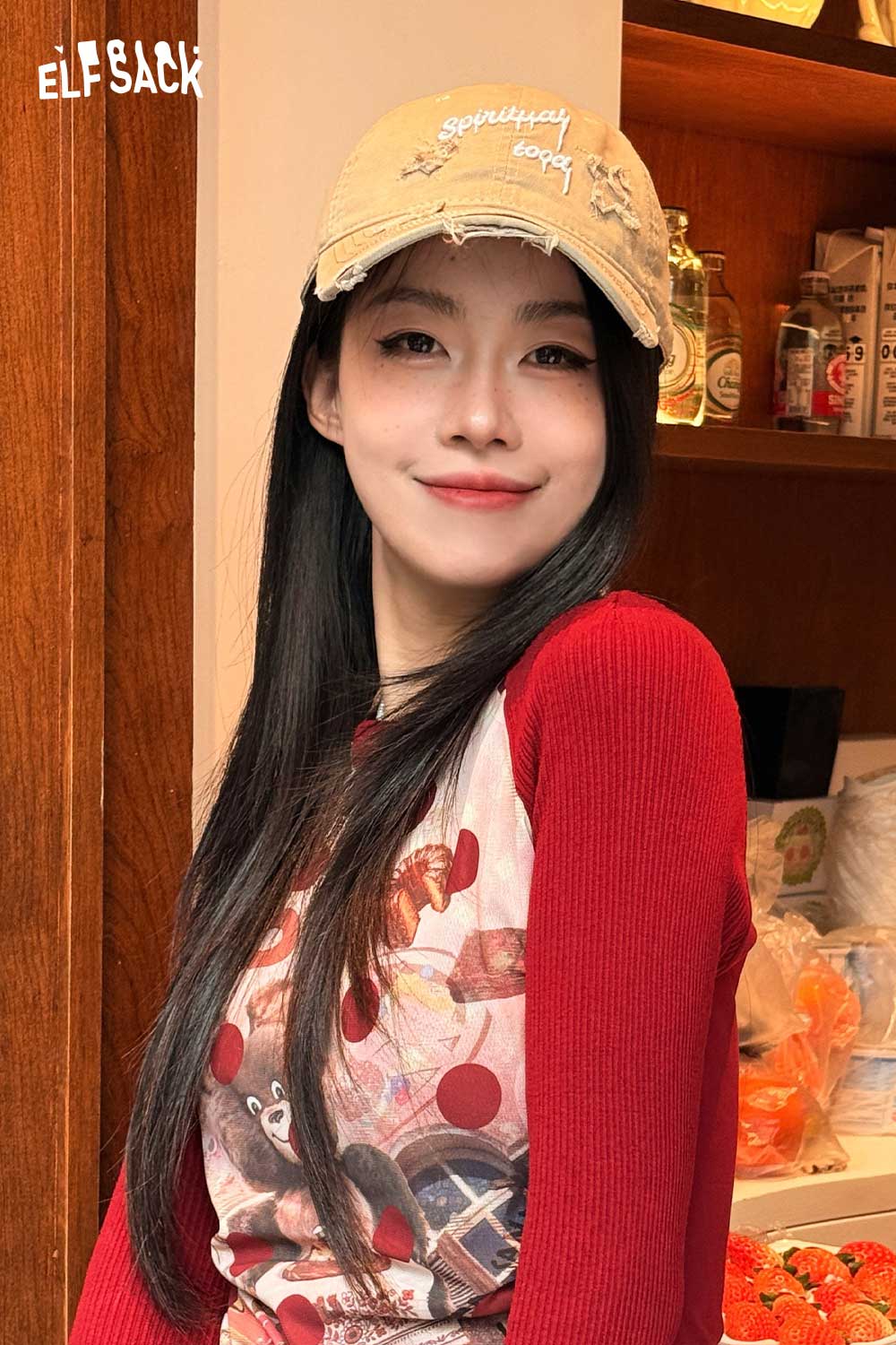ELFSACK Korean Distressed Solid Letter Embroidery Adjustable Baseball Cap