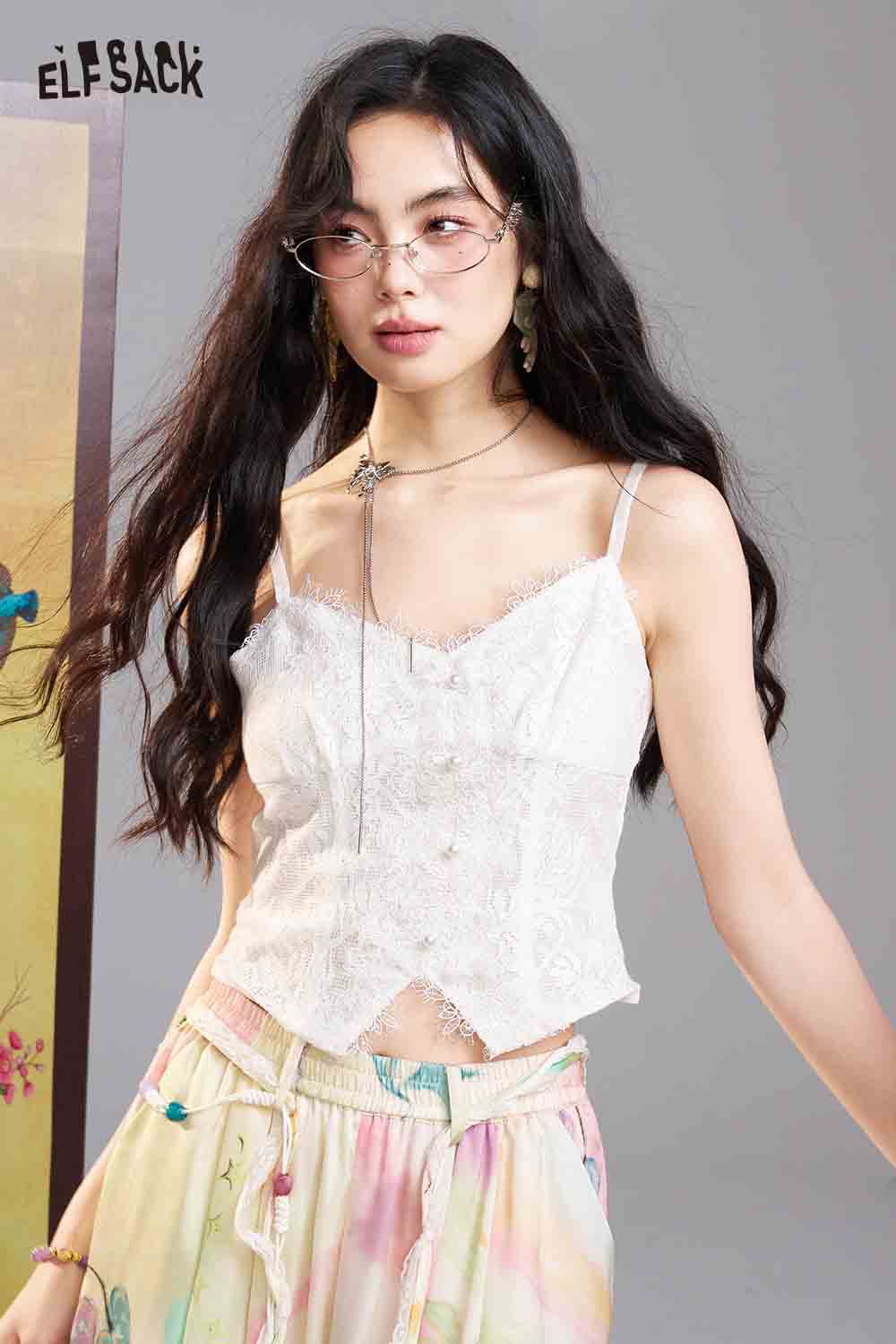 ELFSACK Lace Button Front Cropped Cami Top