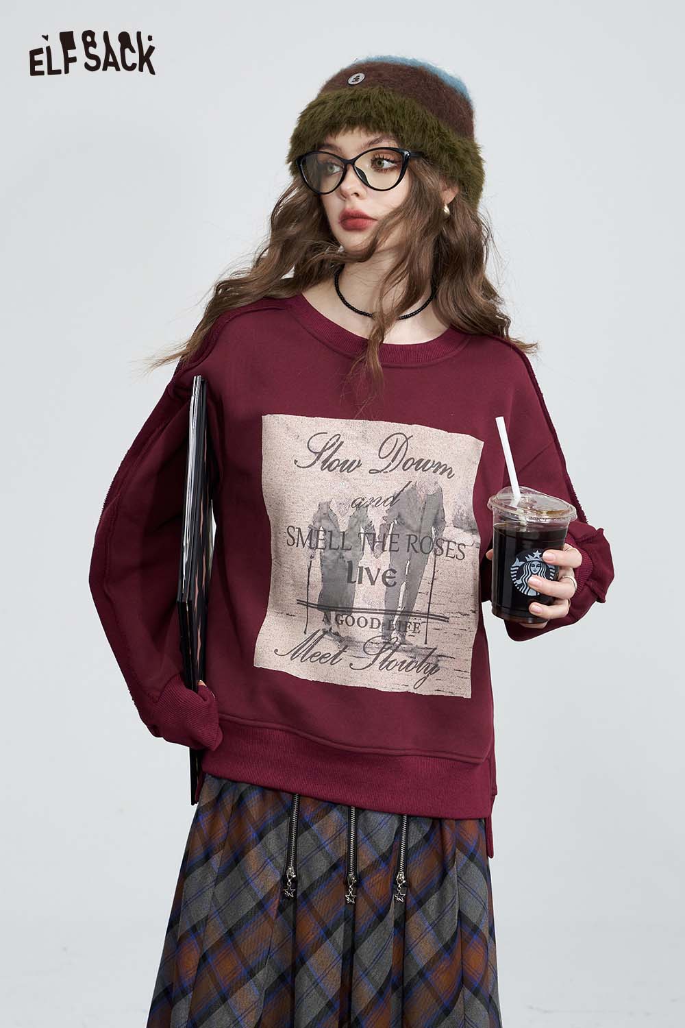 ELFSACK Loose Round Neck Graphic Fleece Pullover Sweatshirt
