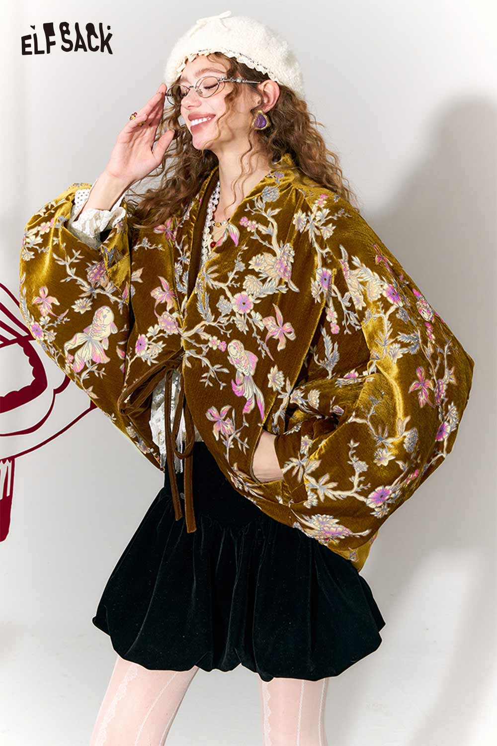 ELFSACK New Oriental Style V Neck Velvet Goldfish Embroidery Padded Jacket