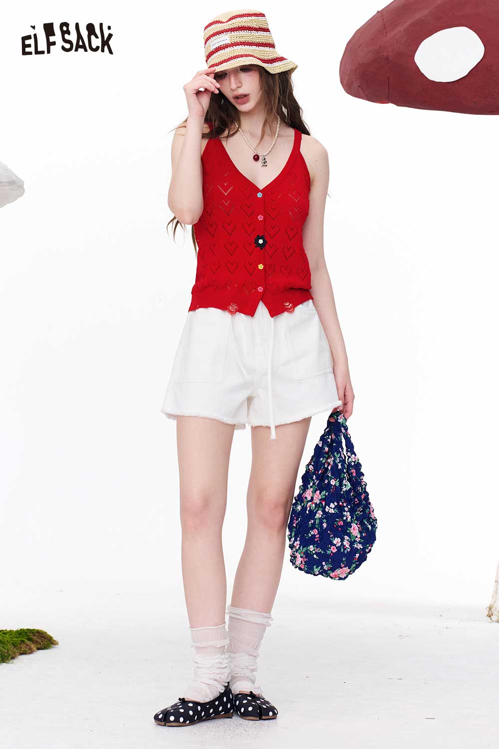 ELFSACK Red Heart Cutout Knit Tank Top