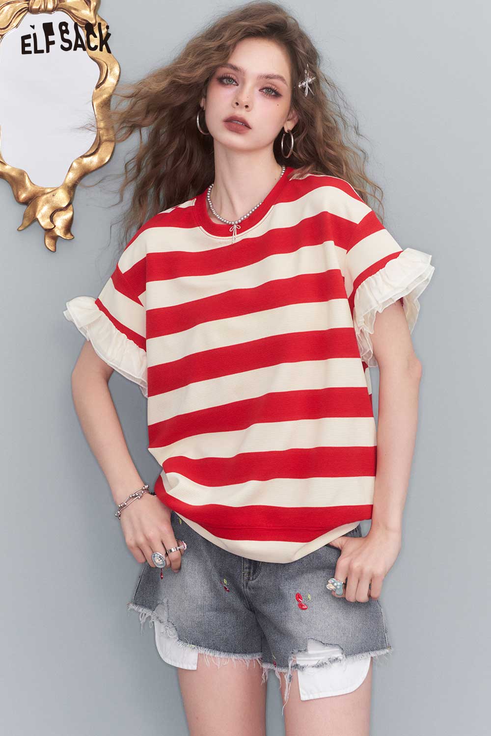 ELFSACK Retro Red White Striped Oversized Tee