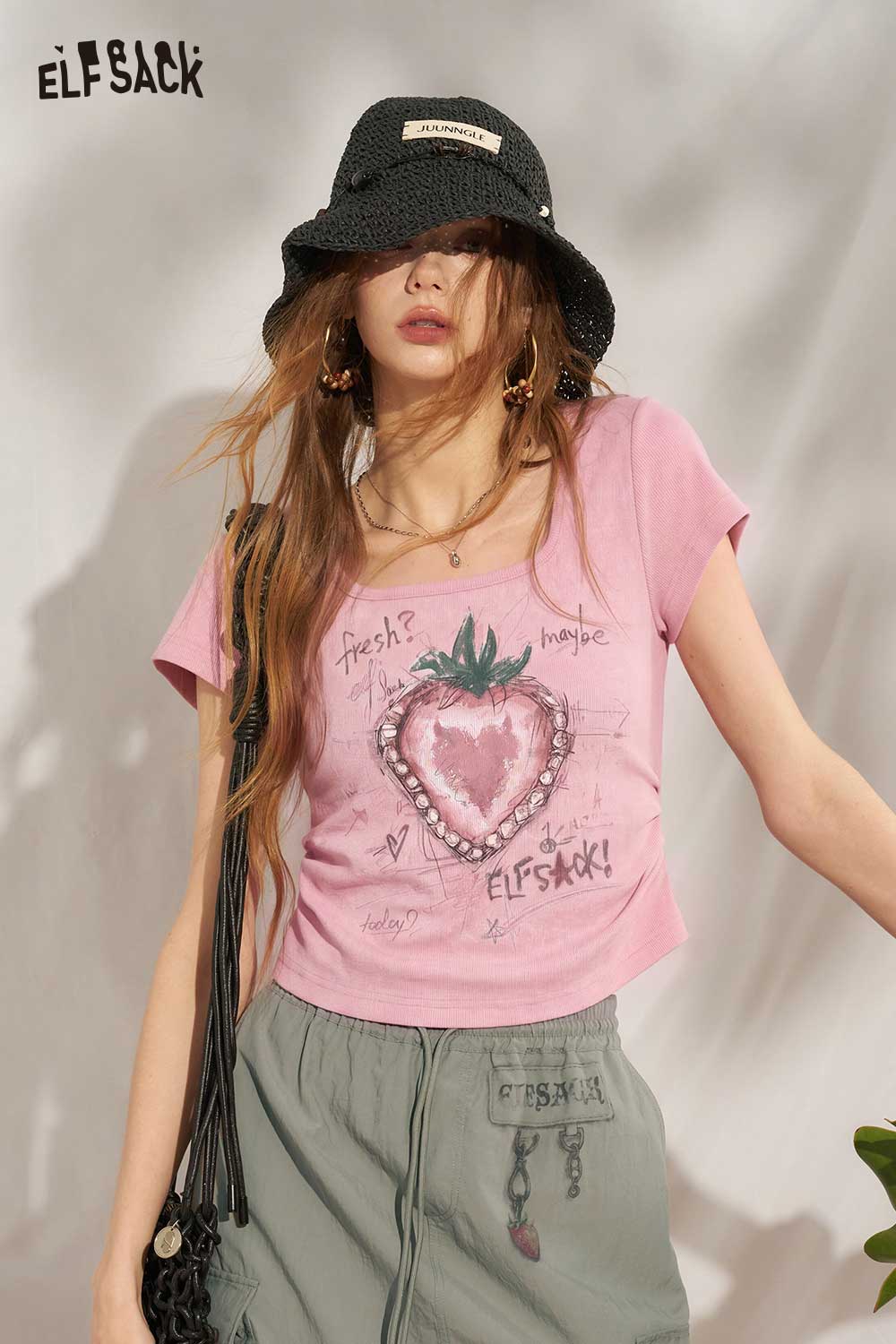 ELFSACK Sketch Strawberry Ruched Crop Tee