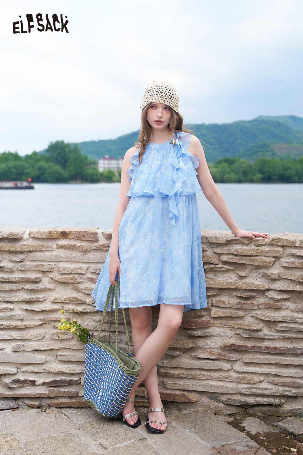 ELFSACK Star Ribbon Embroidery Halter Maxi Dress