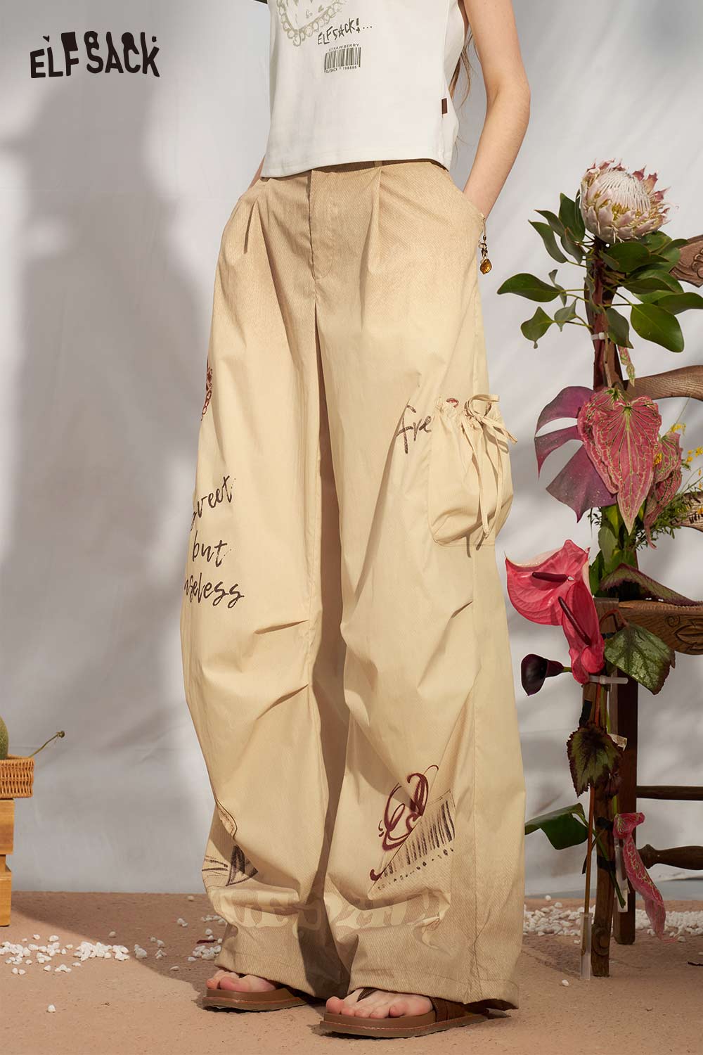 ELFSACK Strawberry Print Cargo Wide Leg Pants