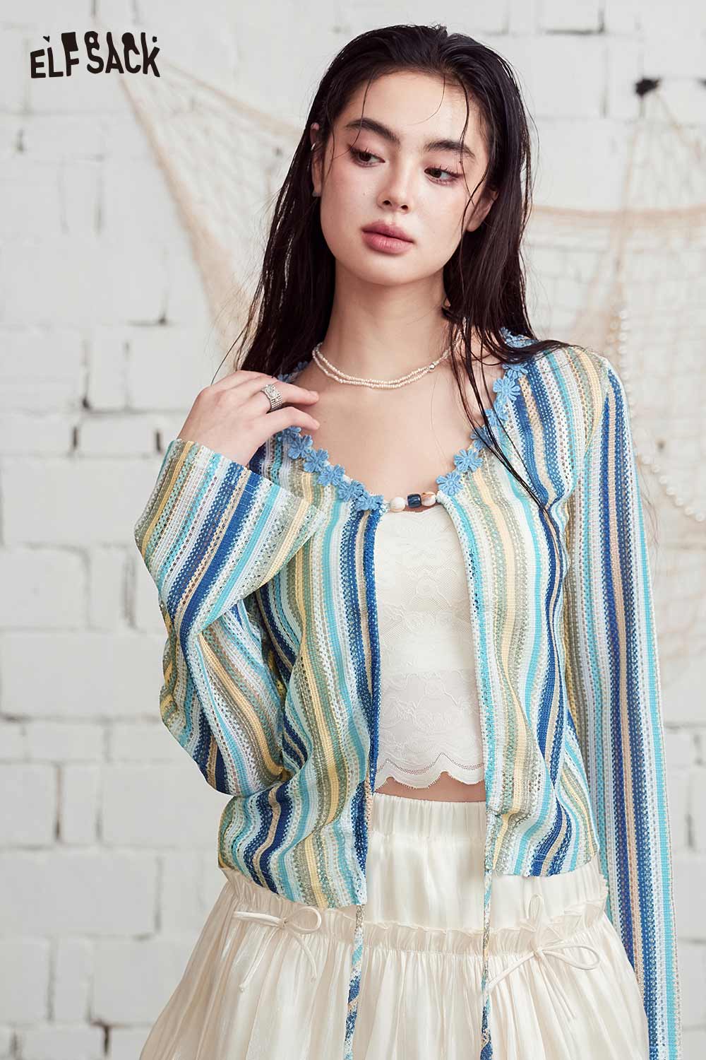 ELFSACK Striped Crochet Knit V-Neck Crop Top