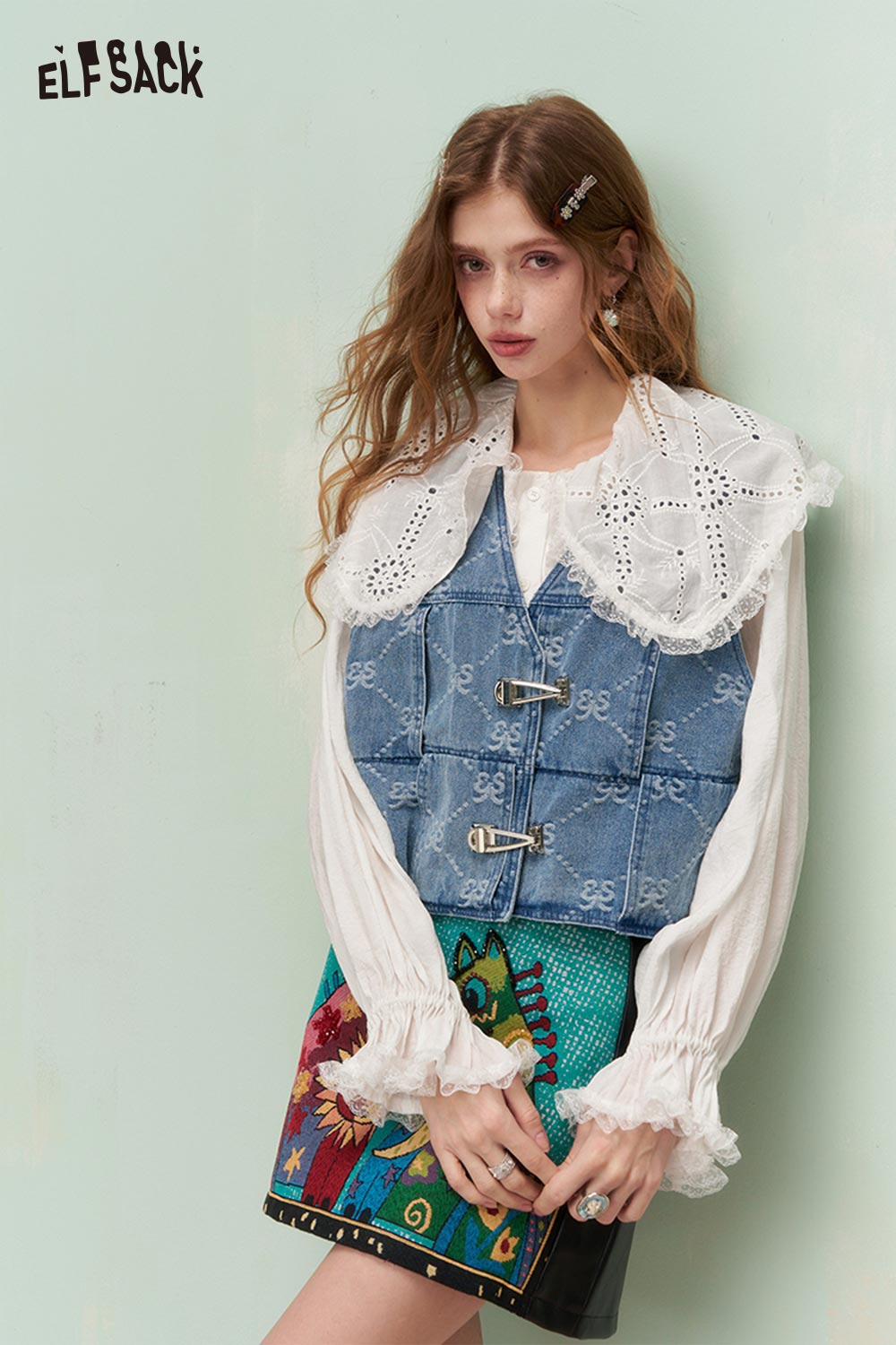 ELFSACK Sweet Cool Vintage Allover Jacquard Metal Button Cropped Denim Vest