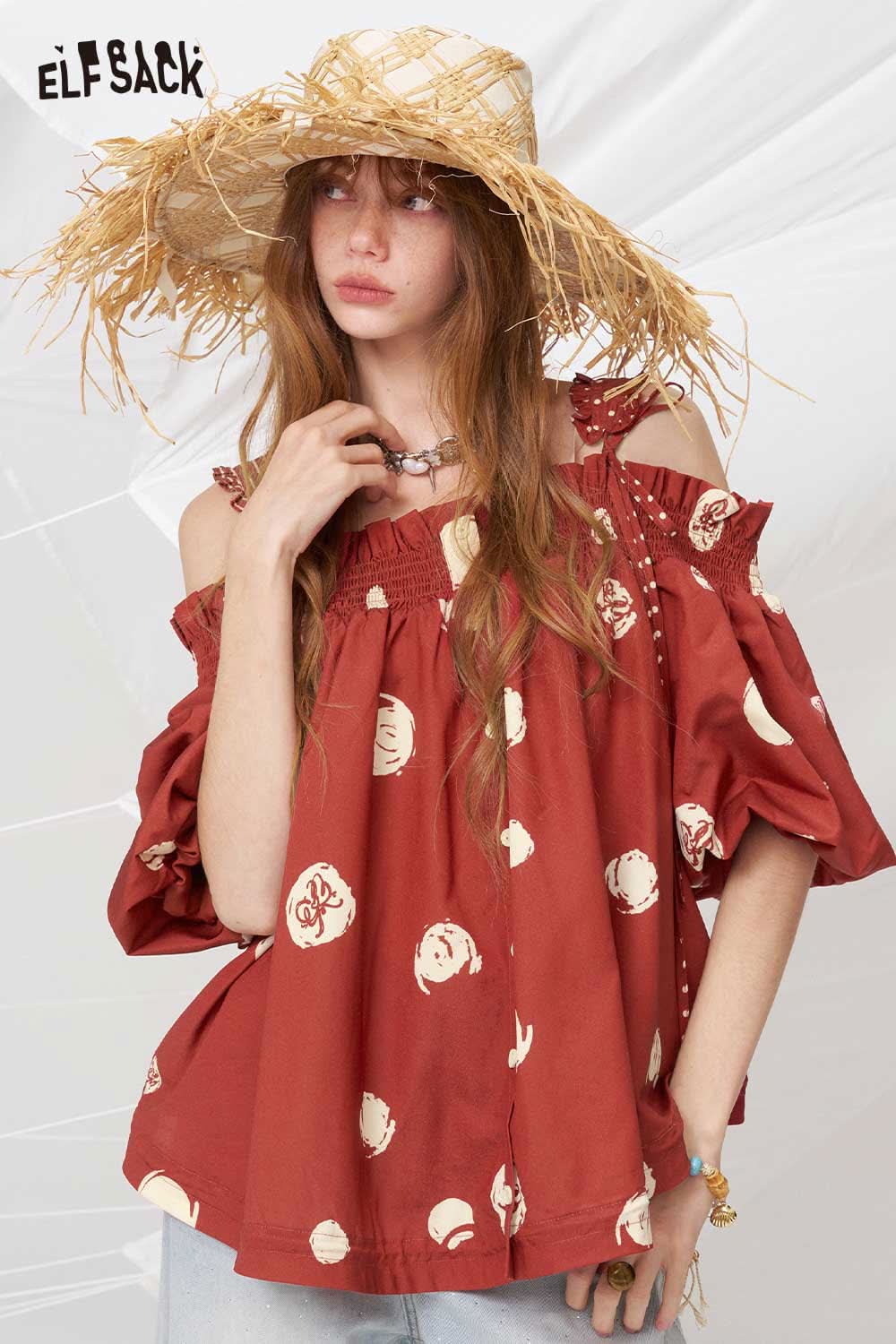 ELFSACK Sweet Off-Shoulder Printed Blouse