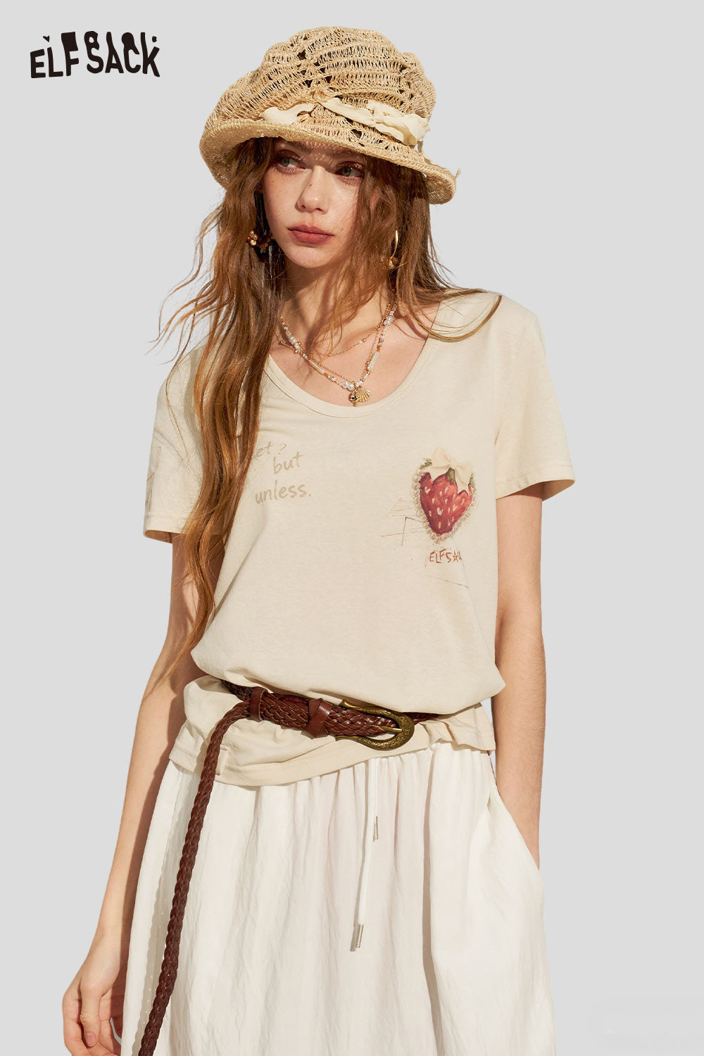 ELFSACK Strawberry Print Loose Graphic Tee