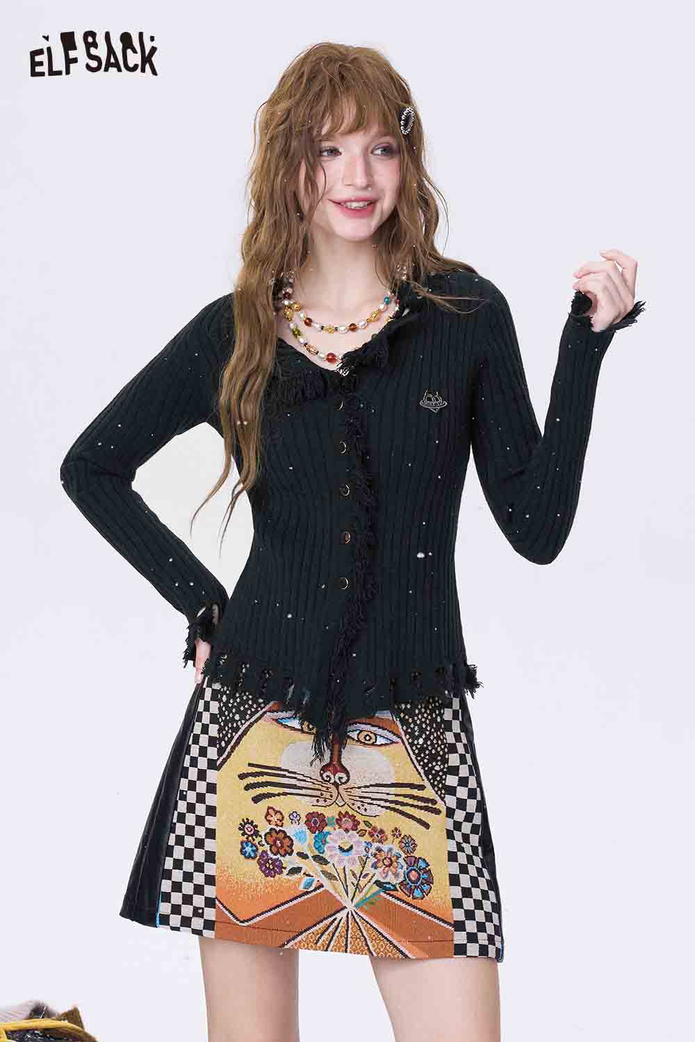 ELFSACK Soft Solid Slim Fit Heart Logo Fringe V Neck Knitwear
