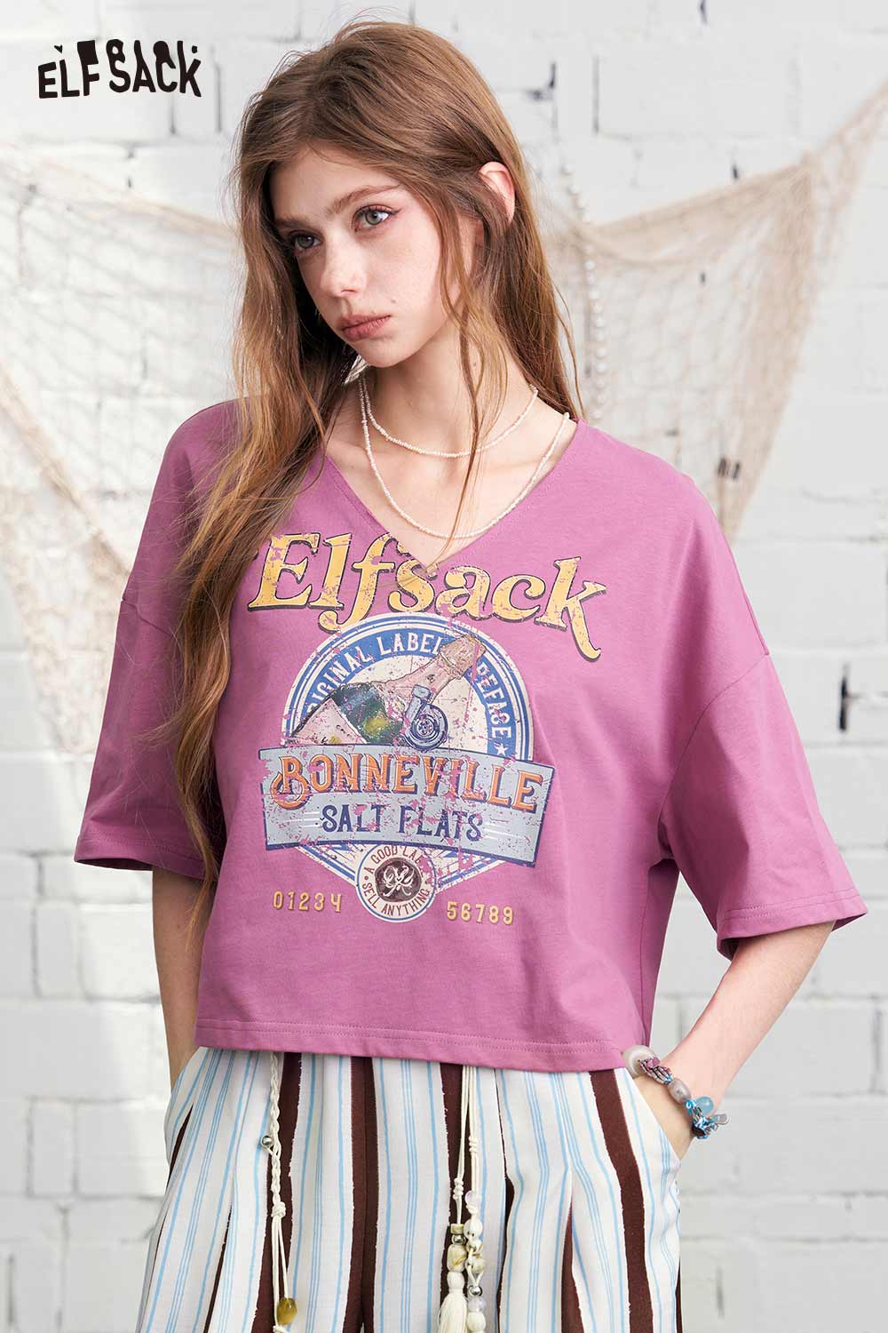 ELFSACK Vintage Logo Print Cropped T-Shirt