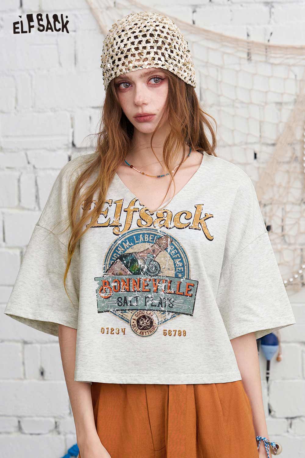 ELFSACK Vintage Logo Print Cropped T-Shirt