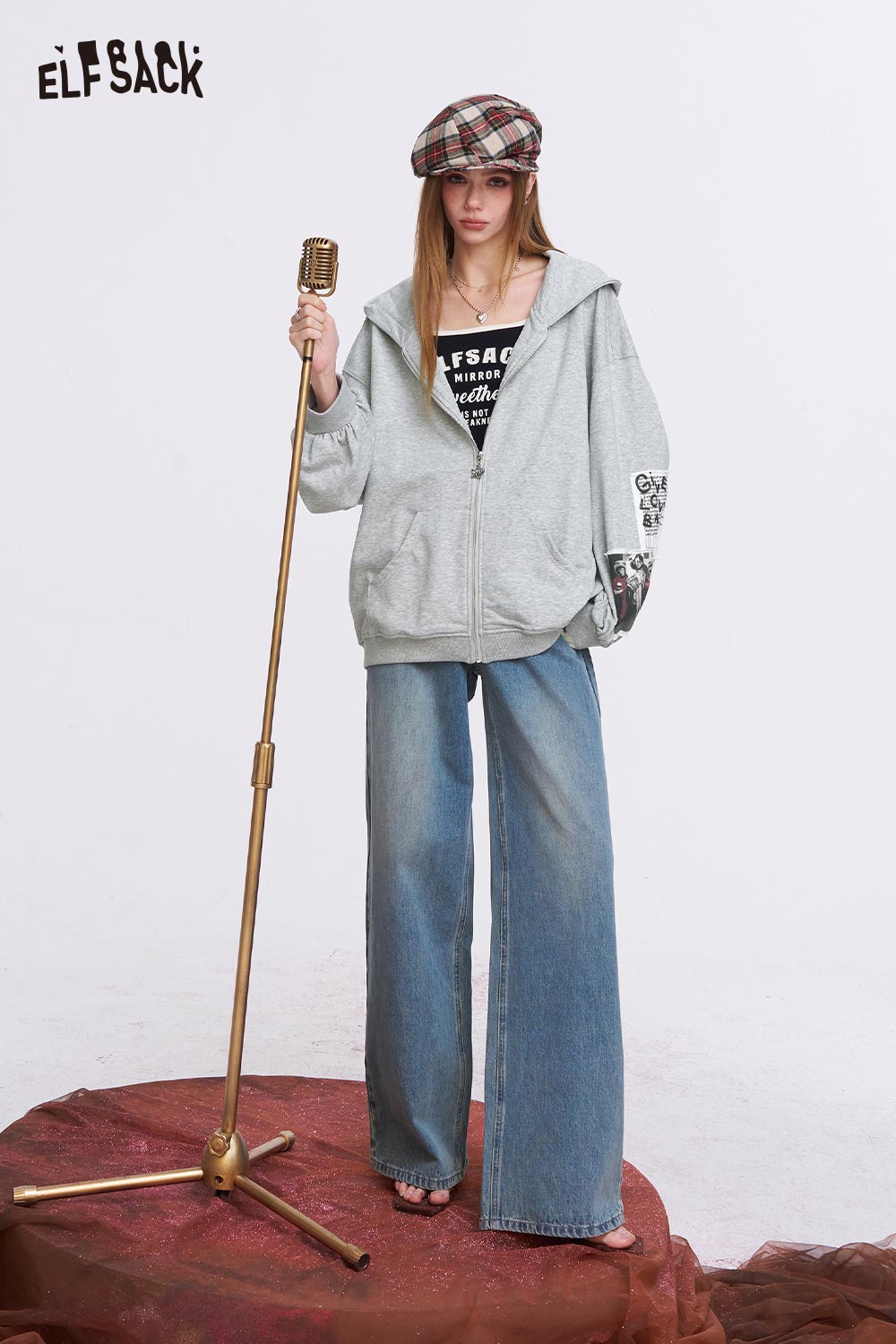ELFSACK Vintage Photo Patch Sweatshirt
