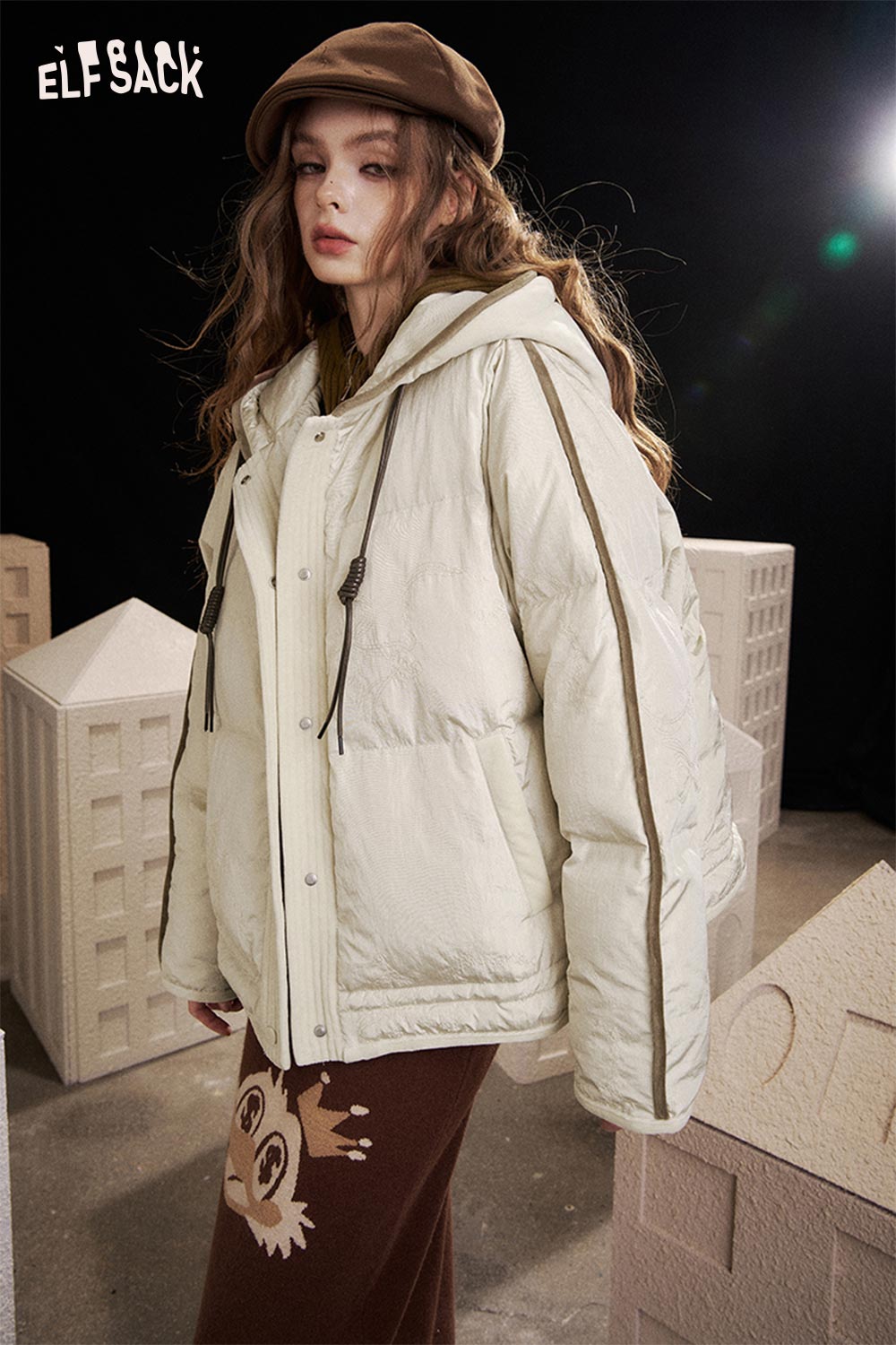 ELFSACK Soft Classic Hooded Solid Colour Short Down Jacket