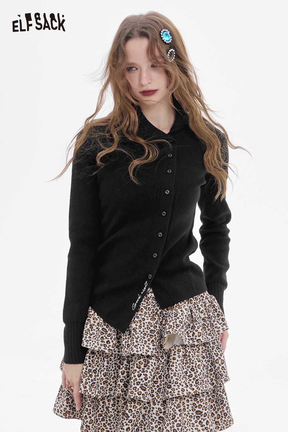 ELFSACK Soft Solid Irregular Button Letter Graphic Knitwear